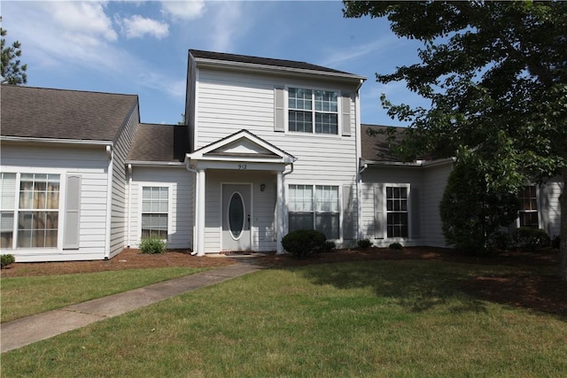 910-912-914 Harvard Pl, Auburn, AL 38630 - traditional home featuring a front lawn