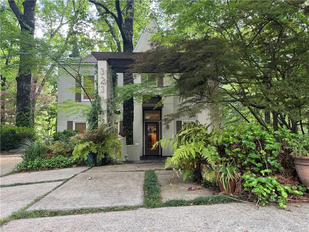 view of front of house with stucco siding