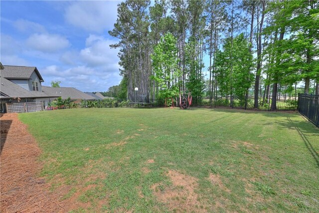 view of yard featuring a fenced backyard