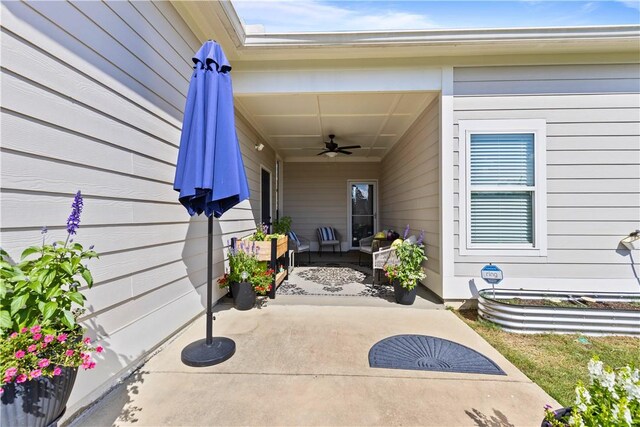2409 Meadow Cove Rd, Auburn, AL 36832 - view of patio featuring a ceiling fan
