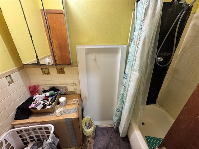 11485 US Highway 29, Tuskegee, AL 36803 - full bathroom with shower / bathtub combination with curtain and tile walls
