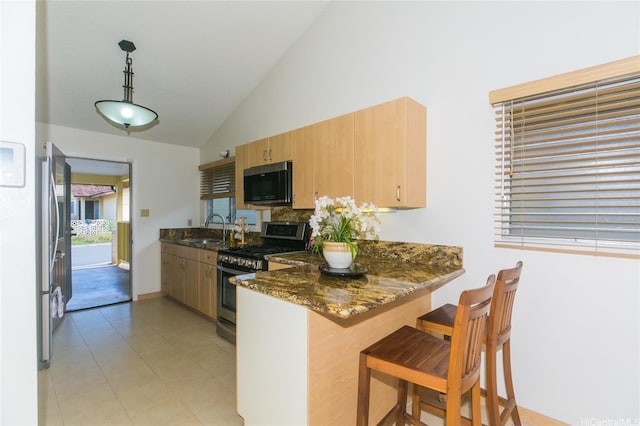 Listing photo 2 for 98-483 Kilipohe St Unit 41, Aiea HI 96701