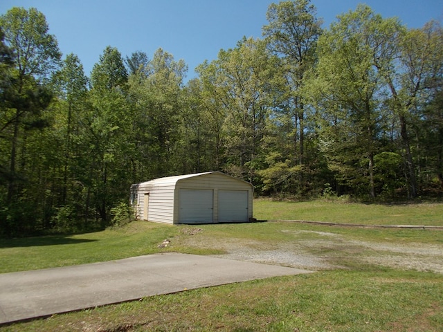 view of detached garage