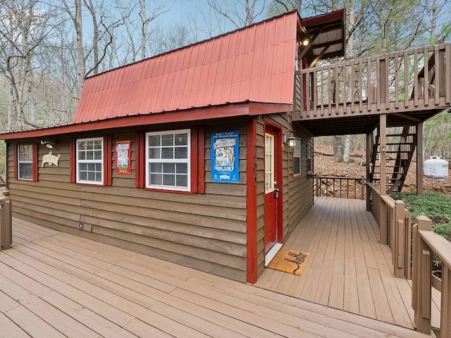 deck with stairway
