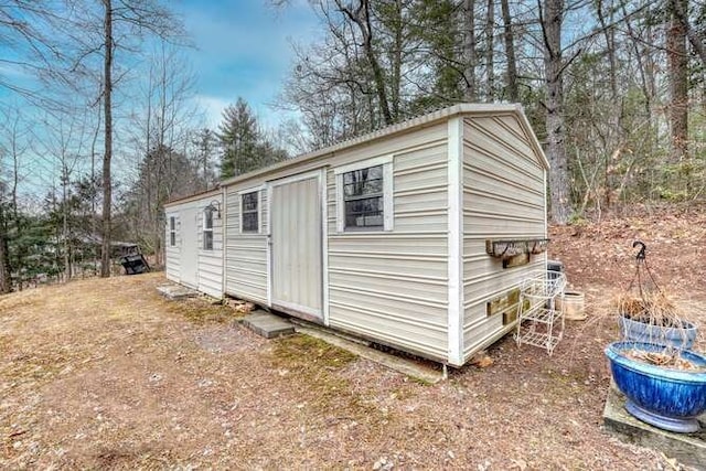 view of outbuilding