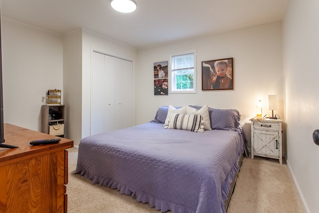 68 Phillips Crk, Andrews, NC 28901 - bedroom featuring light colored carpet, a closet, baseboards, and crown molding