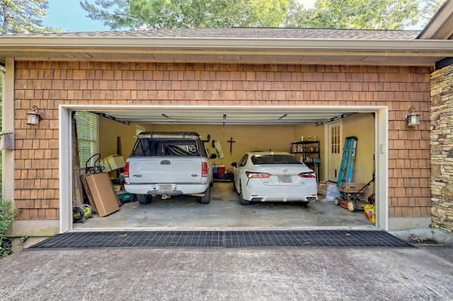 10 Quiet Place Ln, Clayton, GA 30525 - garage with concrete driveway