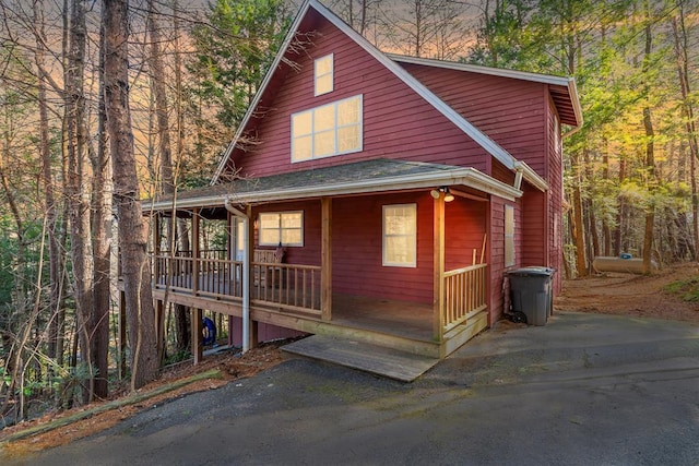 view of front of property featuring a porch