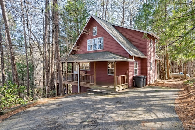 view of front of property with covered porch