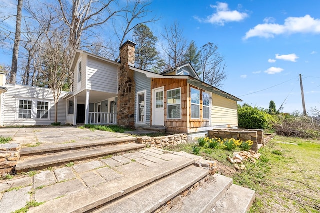 view of front of house with covered porch