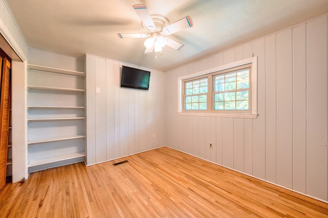 241 Boulevard St, Murphy, NC 28906 - unfurnished bedroom featuring light wood-style floors and a ceiling fan