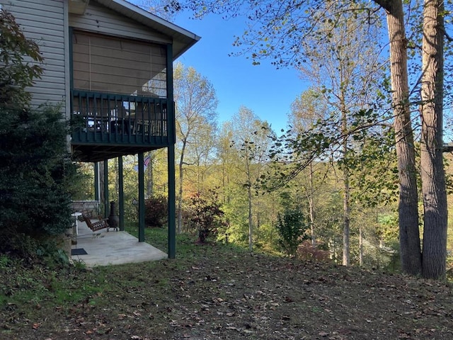 view of yard with a patio area