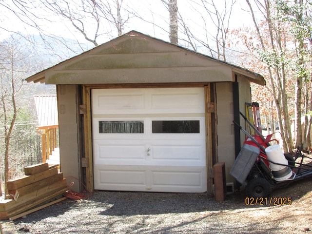 detached garage with driveway