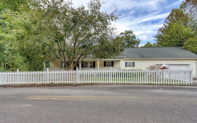 view of front facade with a garage