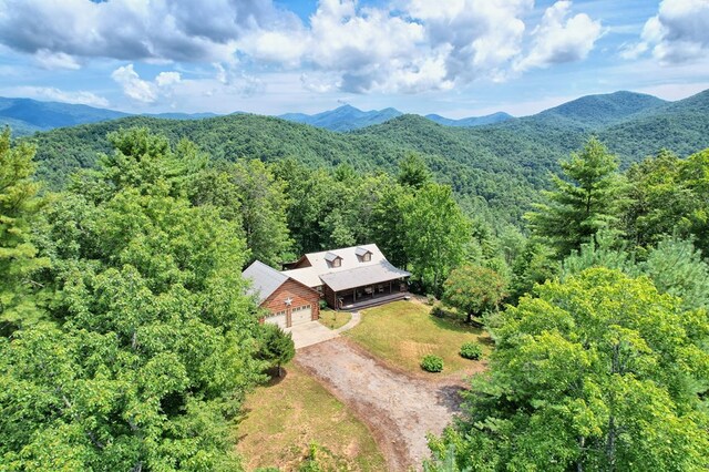 bird's eye view featuring a mountain view