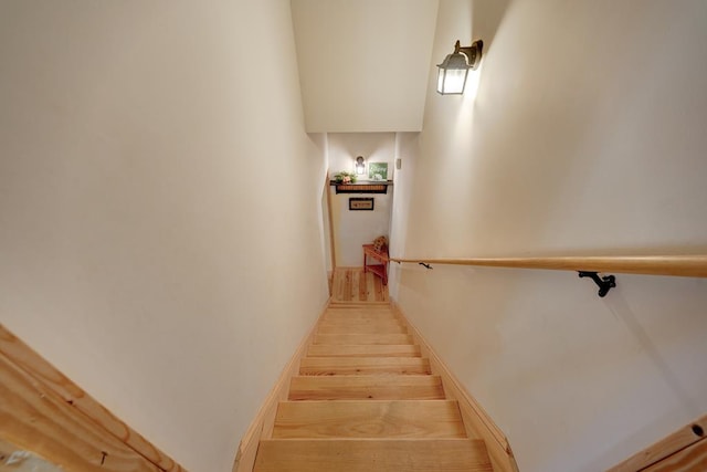 149 Pinecrest Ct, Ellijay, GA 30540 - view of stairway