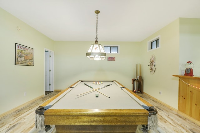 rec room featuring light hardwood / wood-style floors and billiards