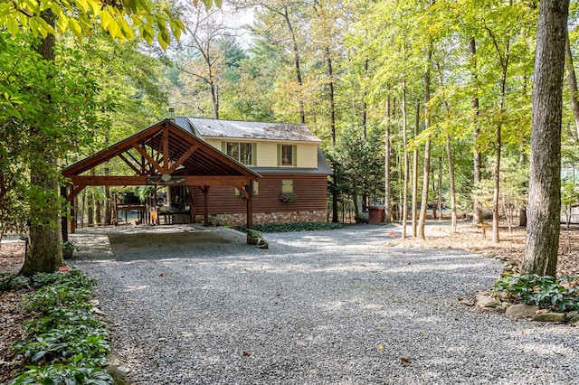 view of front facade featuring a carport