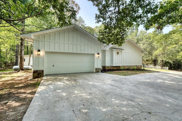 ranch-style house featuring a garage