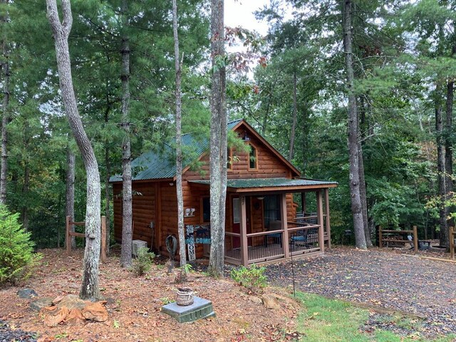 view of front of property featuring covered porch