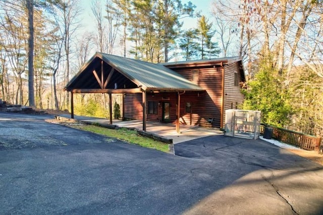 exterior space featuring driveway