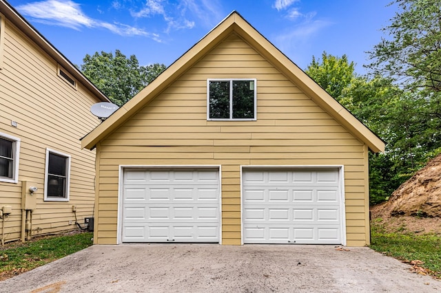 view of detached garage