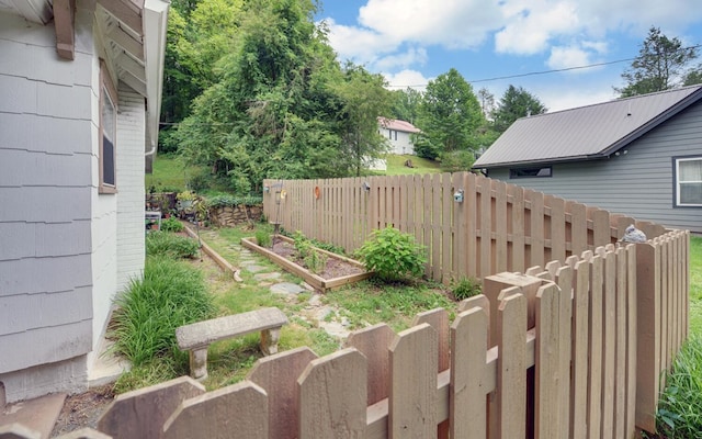 30 Proctor St, Murphy, NC 28906 - view of yard featuring a garden