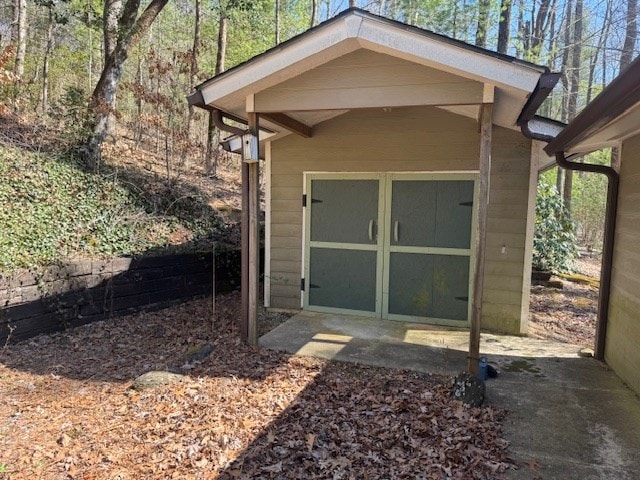 view of outbuilding with an outbuilding