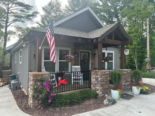 craftsman house featuring covered porch