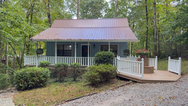 bungalow featuring a porch