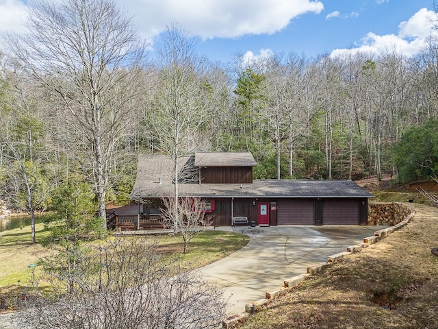 view of front of home featuring a garage