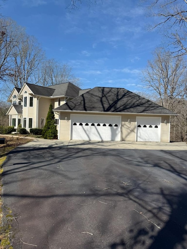 view of front of house featuring driveway