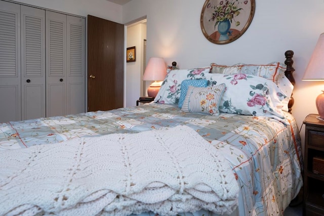 bedroom with a closet