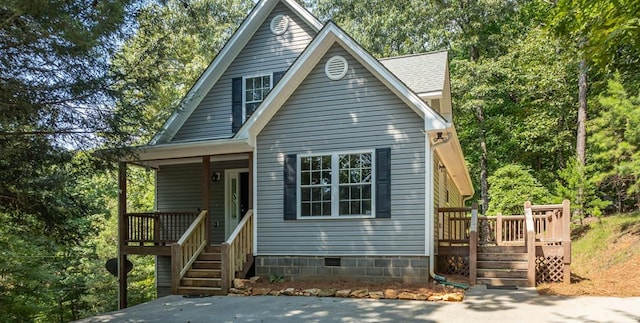 view of front facade featuring a deck