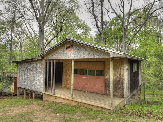 view of outdoor structure featuring a garage