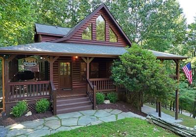 view of front of house featuring covered porch