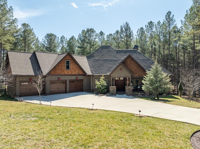 view of front of house featuring driveway, roof with shingles, board and batten siding, and a front lawn