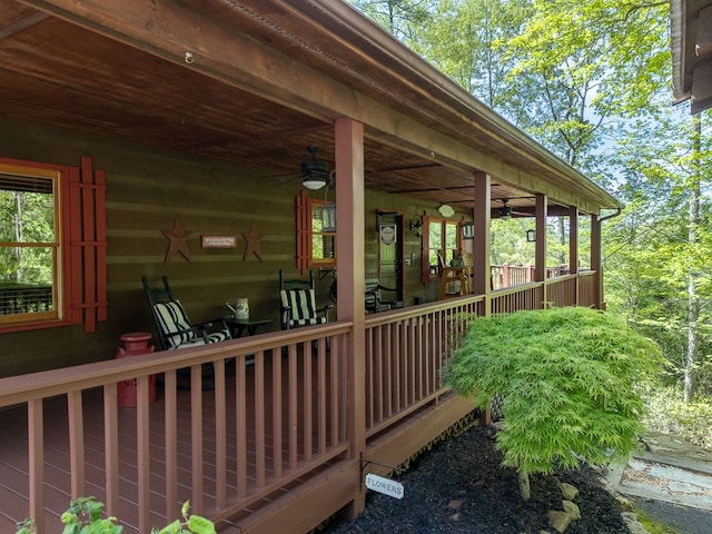 deck with ceiling fan