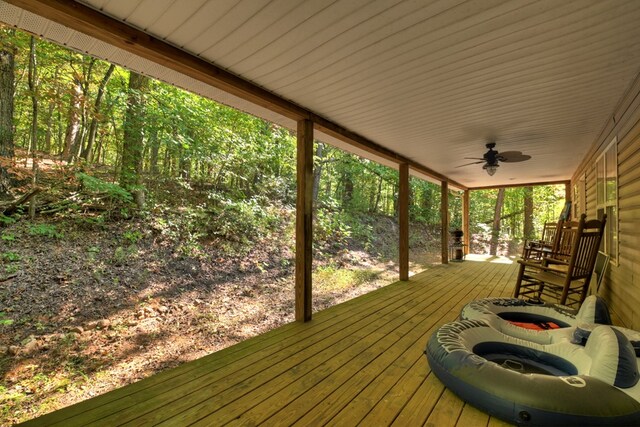 deck with ceiling fan