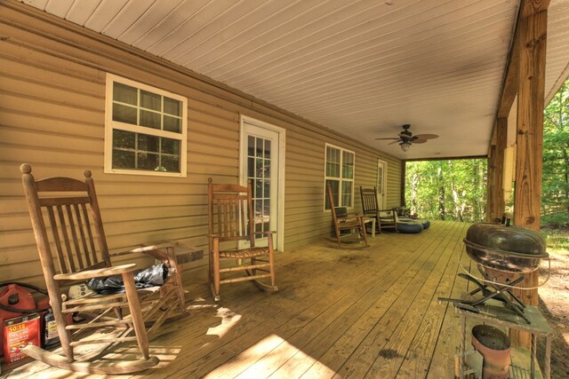 deck with ceiling fan