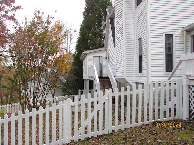 view of home's exterior