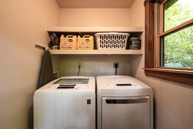240 Donna Lee Ln, Mineral Bluff, GA 30559 - laundry area featuring independent washer and dryer