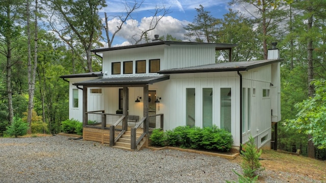 view of front of property with covered porch