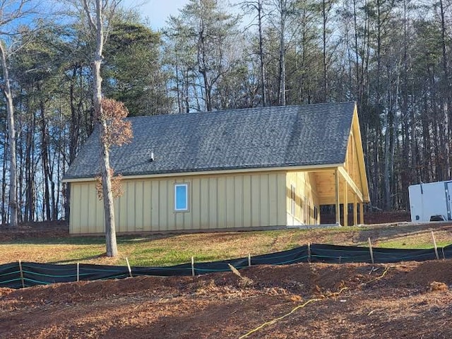 view of home's exterior