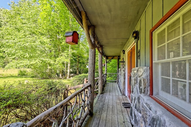 605 W Wildcat, Clarkesville, GA 30523 - view of wooden deck