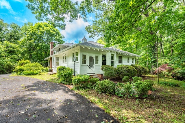 10 New Town St, Tate, GA 30177 - view of front of house with a chimney and entry steps