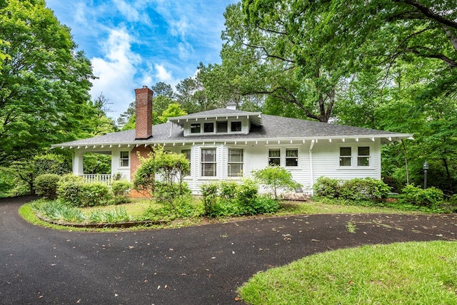 10 New Town St, Tate, GA 30177 - view of front of home featuring a chimney and a shingled roof