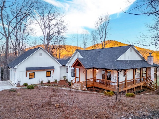 view of front of home with covered porch