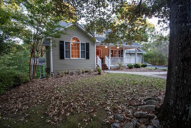 view of front of home featuring a porch