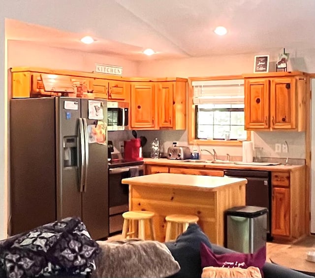 384 Shadow Pines Dr, Murphy, NC 28906 - kitchen featuring appliances with stainless steel finishes, a sink, a center island, light countertops, and recessed lighting